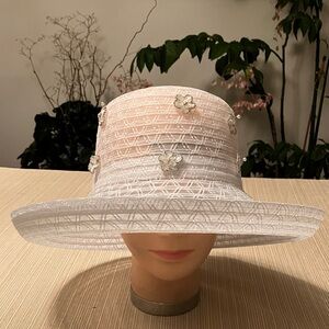 Elegant White Floral Women's Hat